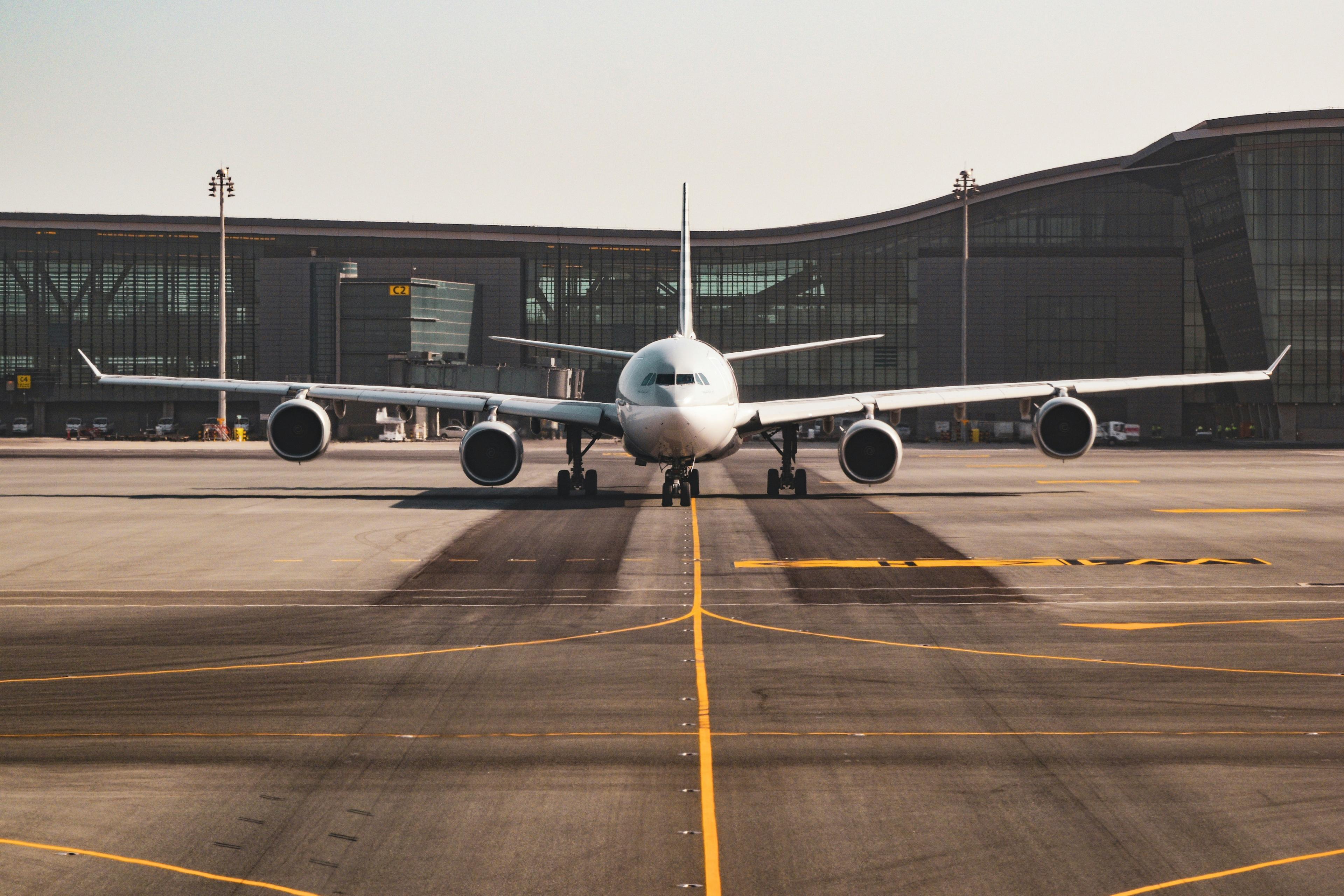 Arrière-plan de voyage avec un avion